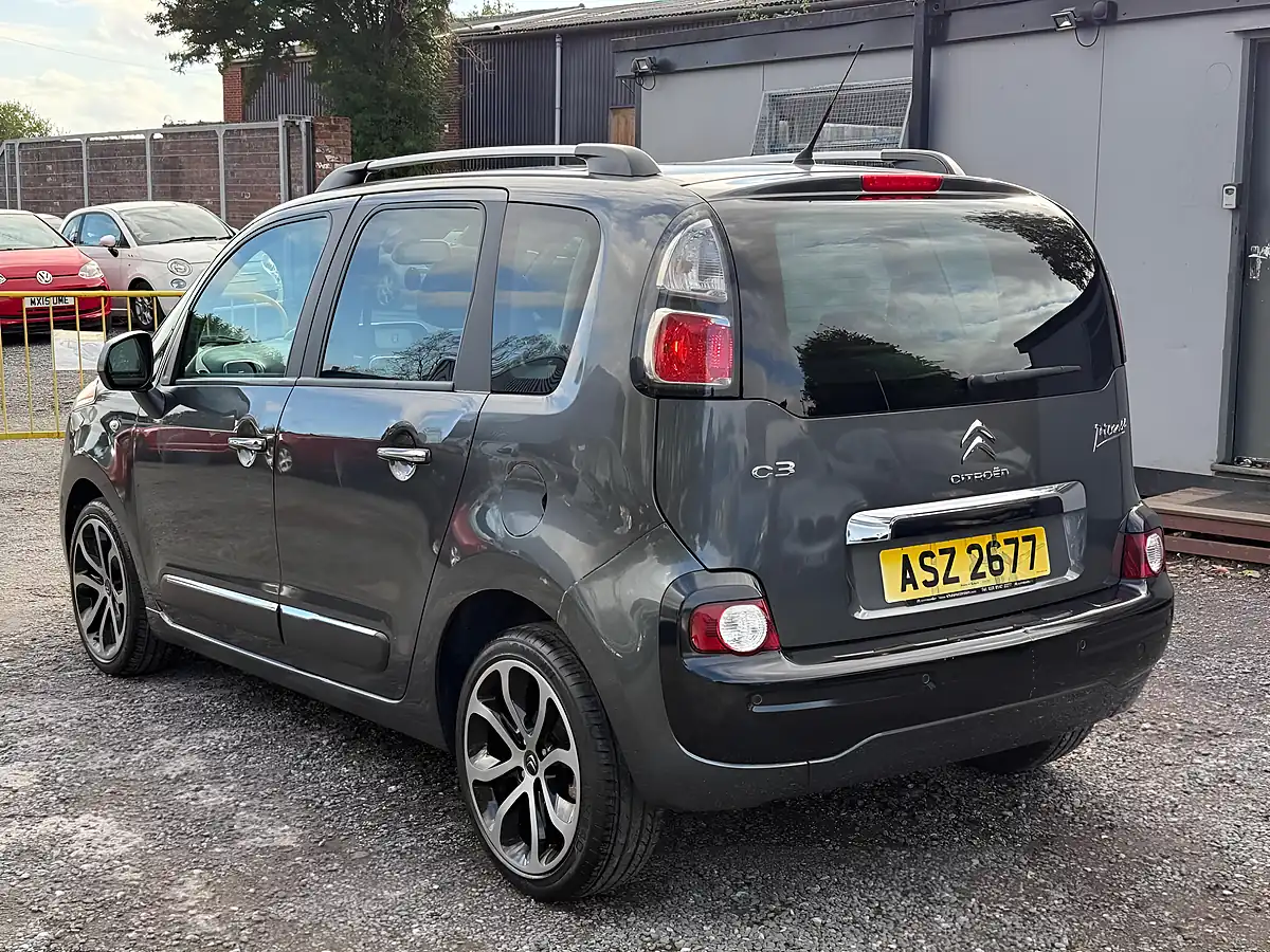 Used 2017 Citroen C3 Picasso Platinum Grey - Interior and Exterior details 5