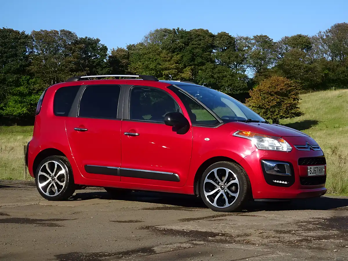 Used 2017 Citroen C3 Picasso Platinum Red - Interior and Exterior details 19