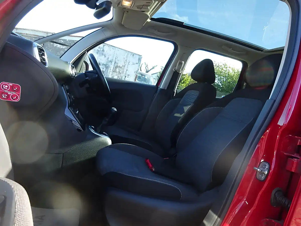 Used 2017 Citroen C3 Picasso Platinum Red - Interior and Exterior details 20