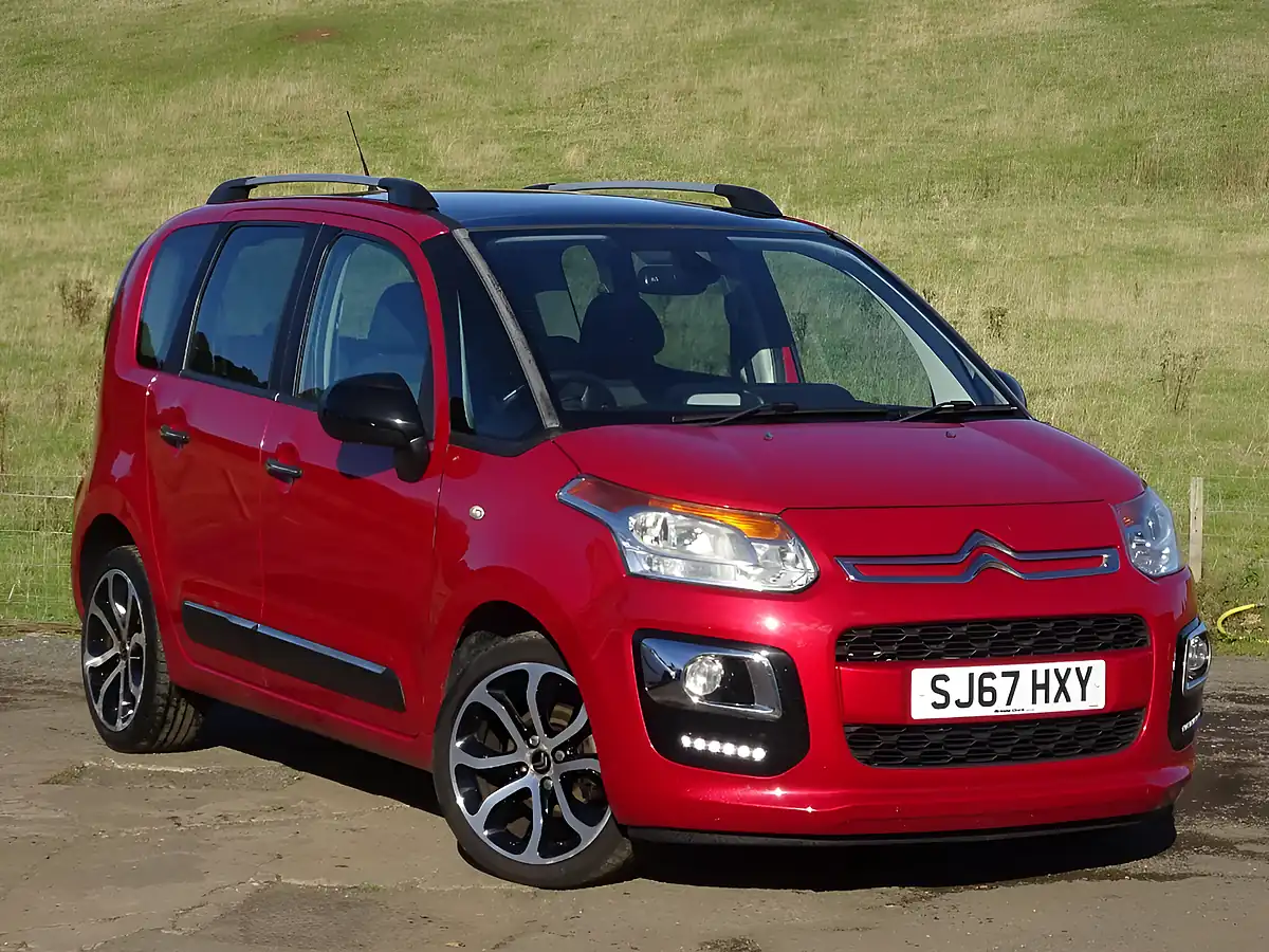 Used 2017 Citroen C3 Picasso Platinum Red - Interior and Exterior details 6