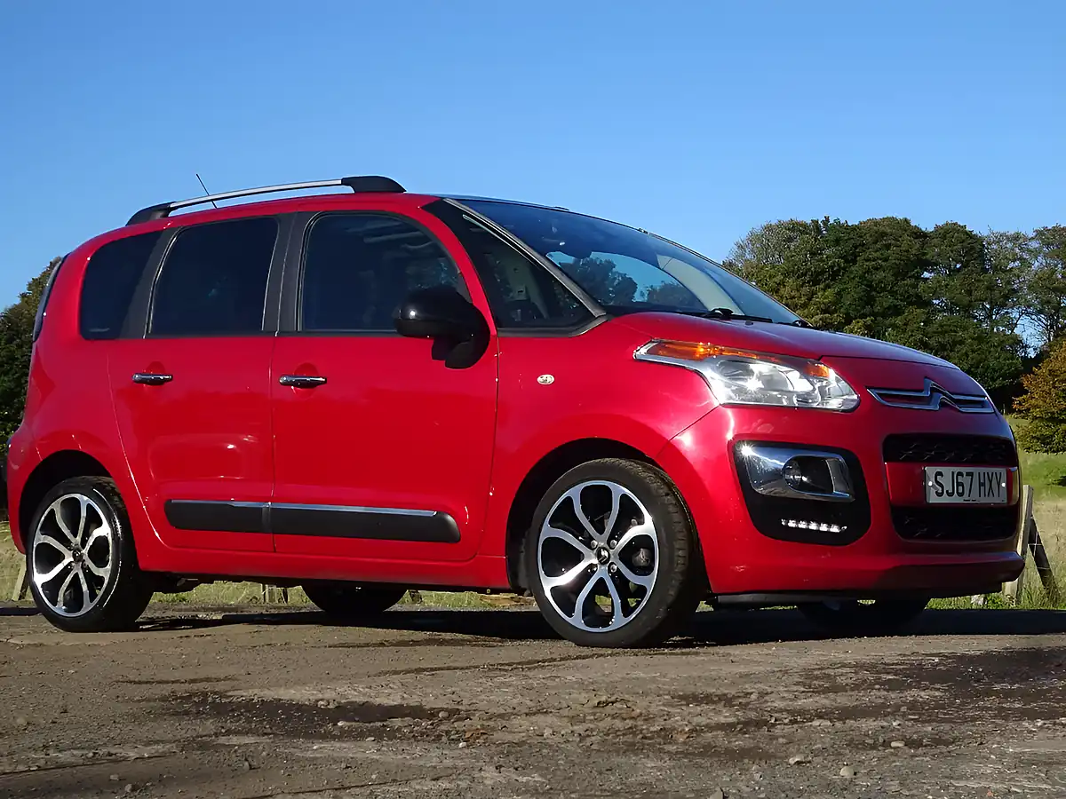 Used 2017 Citroen C3 Picasso Platinum Red - Interior and Exterior details 7