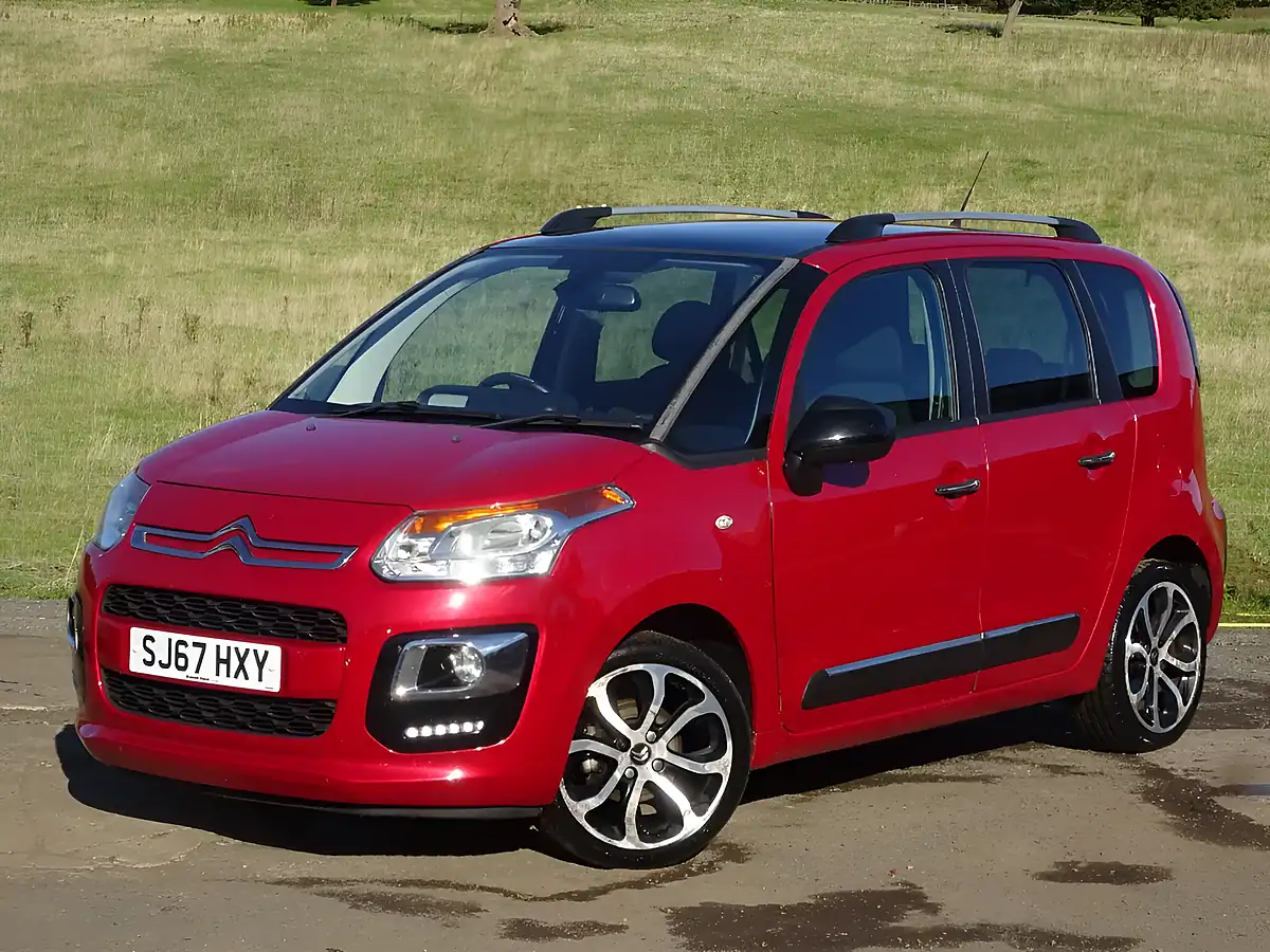 Used 2017 Citroen C3 Picasso Platinum Red - Interior and Exterior details 8
