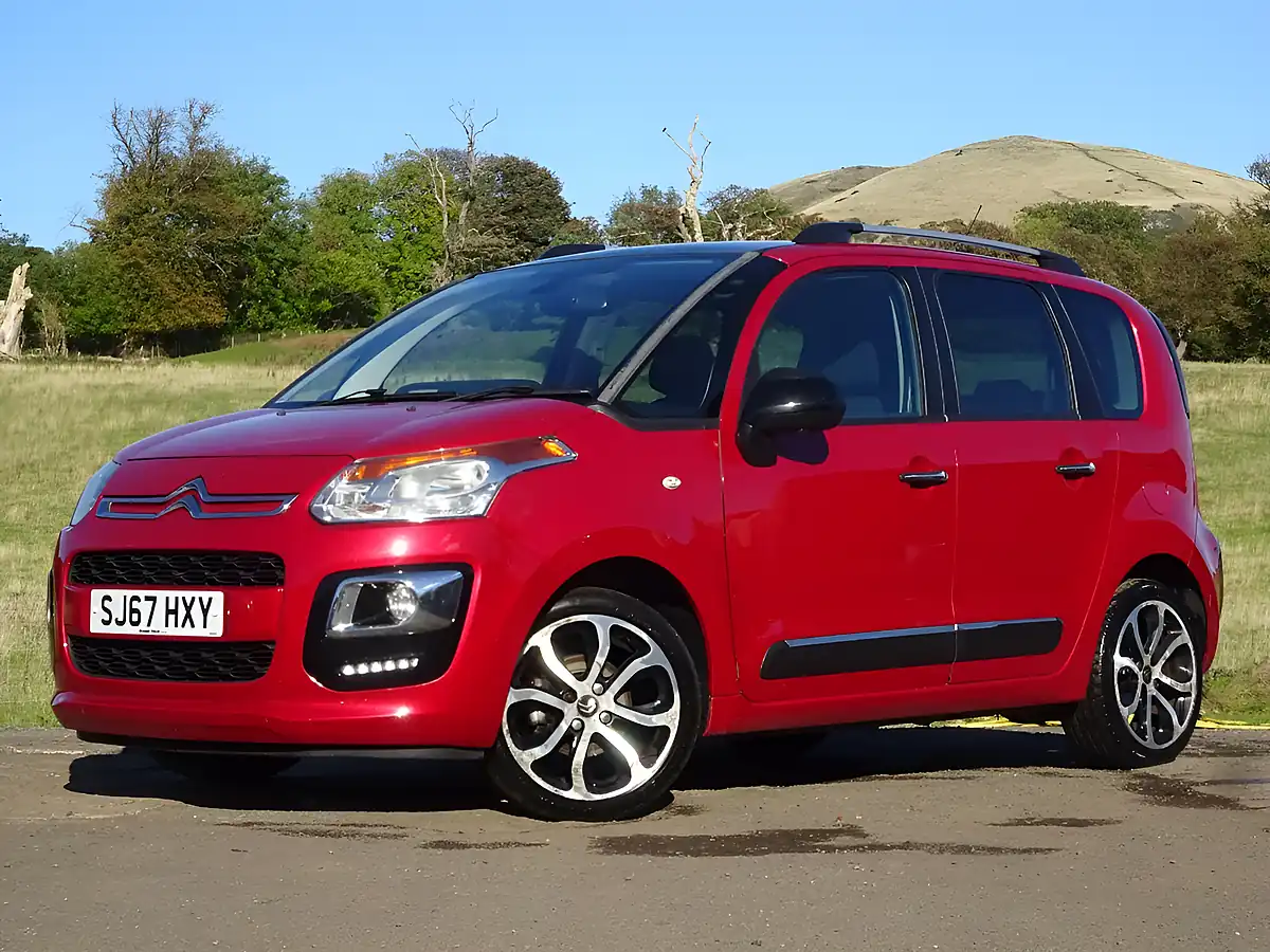Used 2017 Citroen C3 Picasso Platinum Red - Interior and Exterior details 9
