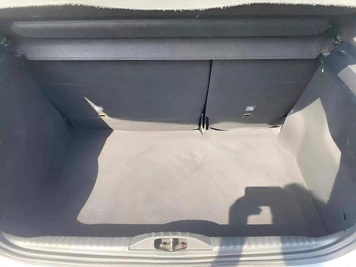 Used 2017 Citroen C3 Touch Silver - Interior and Exterior details 18