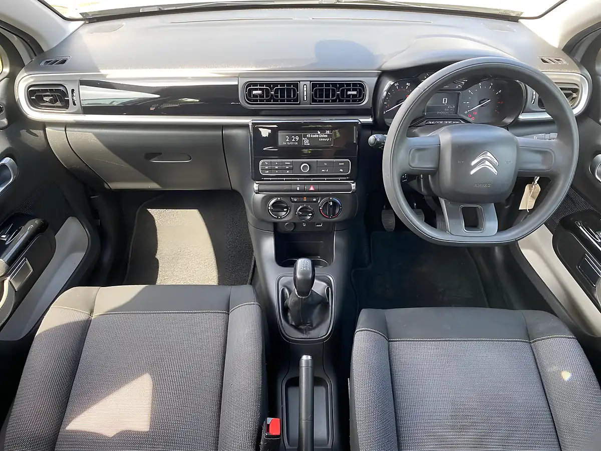 Used 2017 Citroen C3 Touch Silver - Interior and Exterior details 4