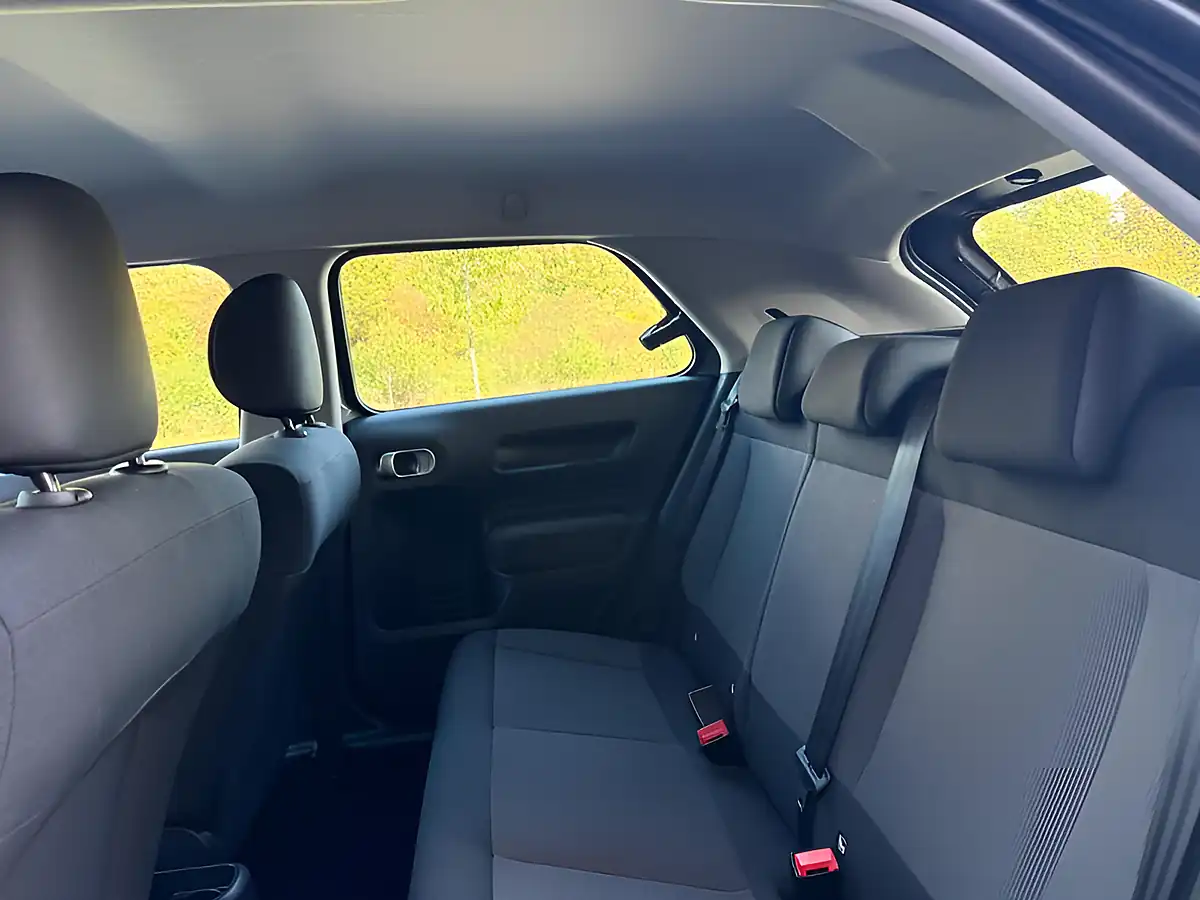 Used 2017 Citroen C4 Cactus Feel Grey - Interior and Exterior details 11
