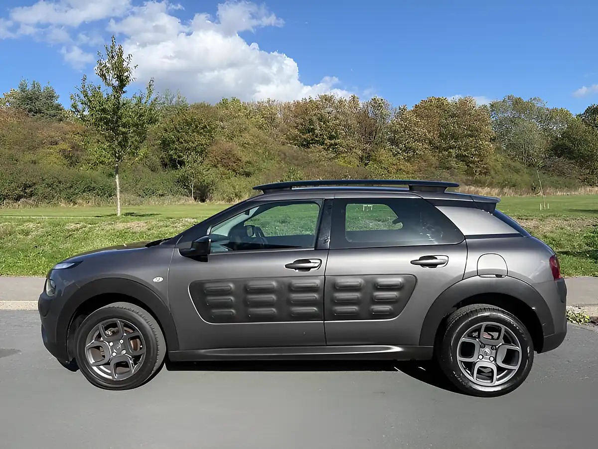 Used 2017 Citroen C4 Cactus Feel Grey - Interior and Exterior details 4