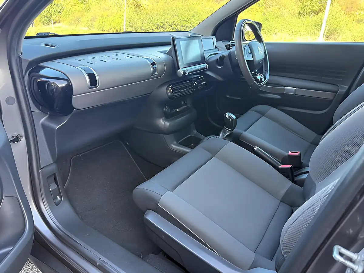 Used 2017 Citroen C4 Cactus Feel Grey - Interior and Exterior details 7