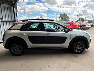Used 2017 Citroen C4 Cactus Feel Silver - Interior and Exterior details 9