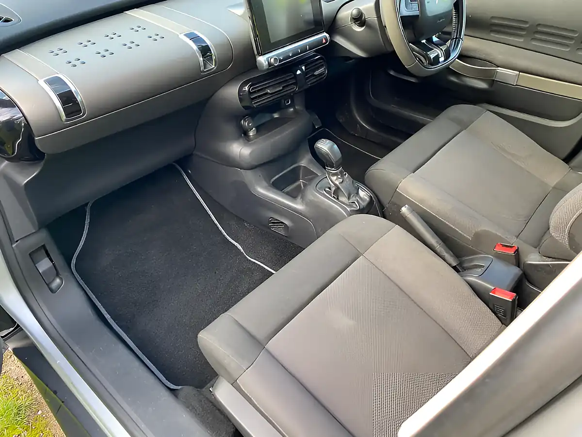 Used 2017 Citroen C4 Cactus Feel Silver - Interior and Exterior details 16