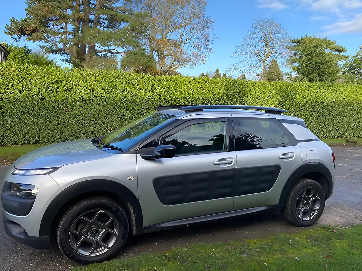 Used 2017 Citroen C4 Cactus Feel Silver - Interior and Exterior details 8