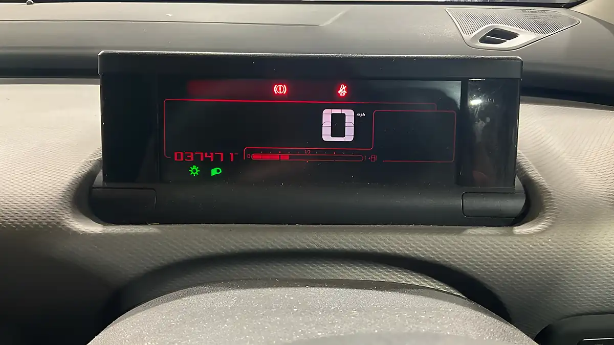 Used 2017 Citroen C4 Cactus Flair Blue - Interior and Exterior details 10