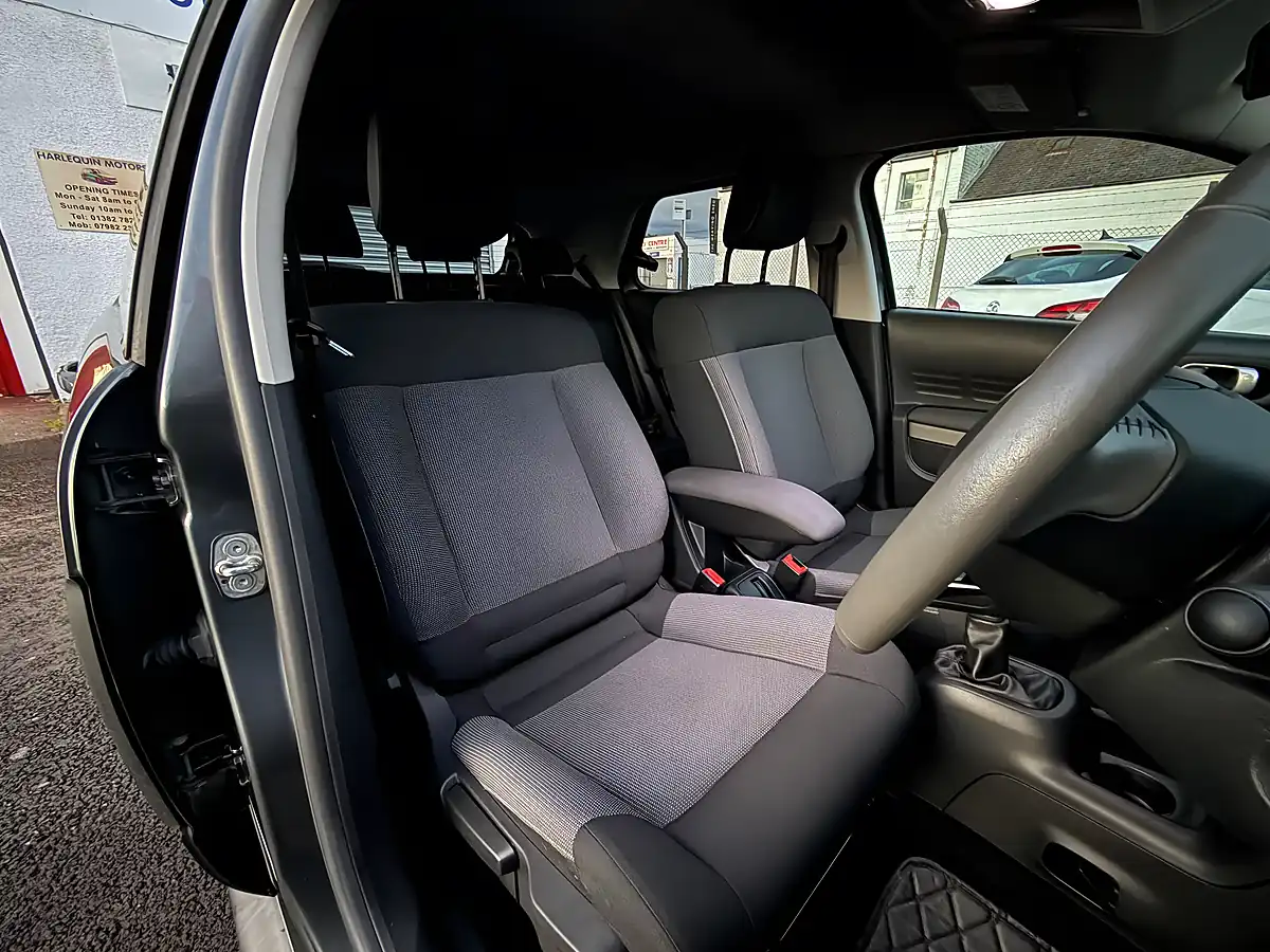 Used 2017 Citroen C4 Cactus Flair Grey - Interior and Exterior details 10