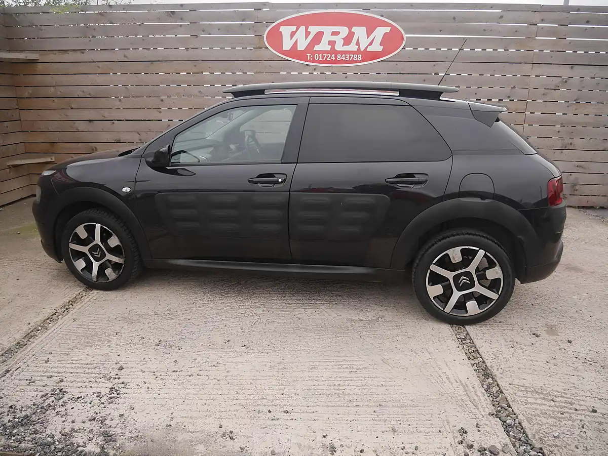 Used 2017 Citroen C4 Cactus Flair Obsidian Black - Interior and Exterior details 10