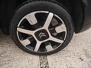 Used 2017 Citroen C4 Cactus Flair Obsidian Black - Interior and Exterior details 18