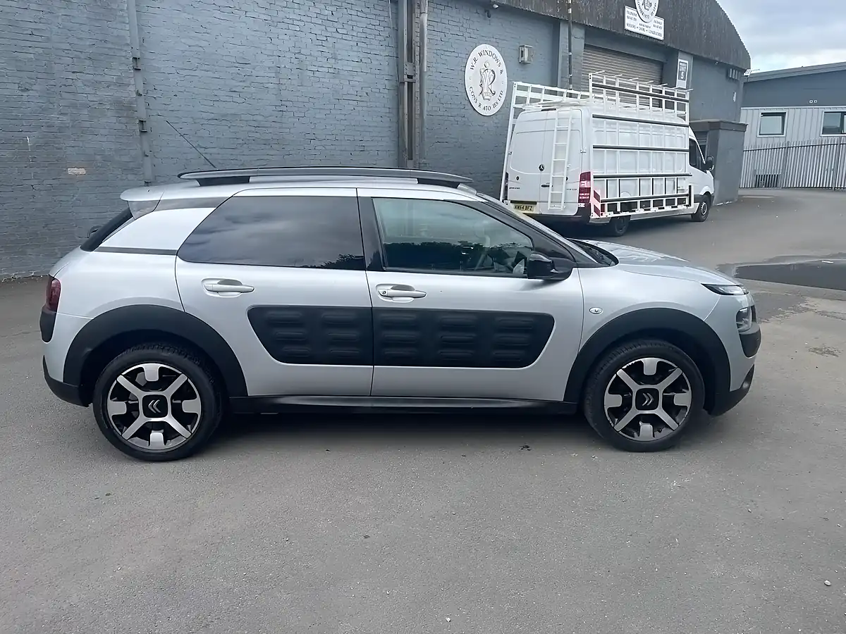 Used 2017 Citroen C4 Cactus Flair Silver - Interior and Exterior details 4