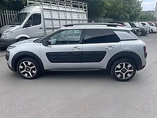Used 2017 Citroen C4 Cactus Flair Silver - Interior and Exterior details 6