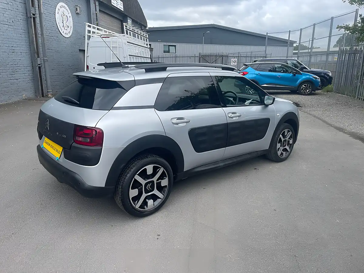 Used 2017 Citroen C4 Cactus Flair Silver - Interior and Exterior details 7