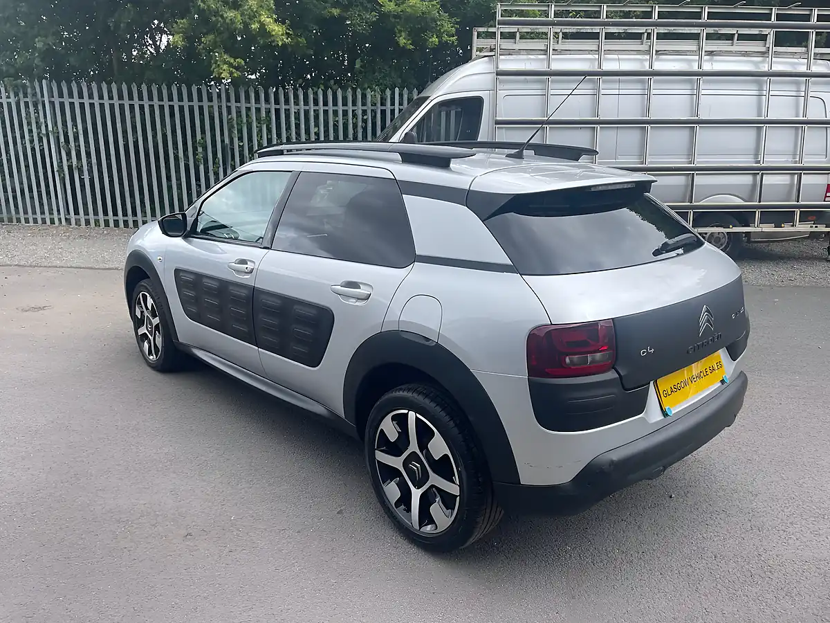 Used 2017 Citroen C4 Cactus Flair Silver - Interior and Exterior details 9