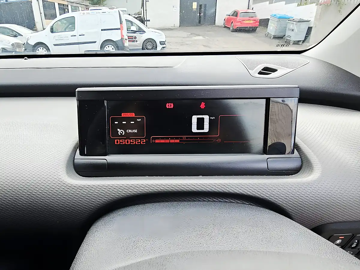 Used 2017 Citroen C4 Cactus Flair White - Interior and Exterior details 13