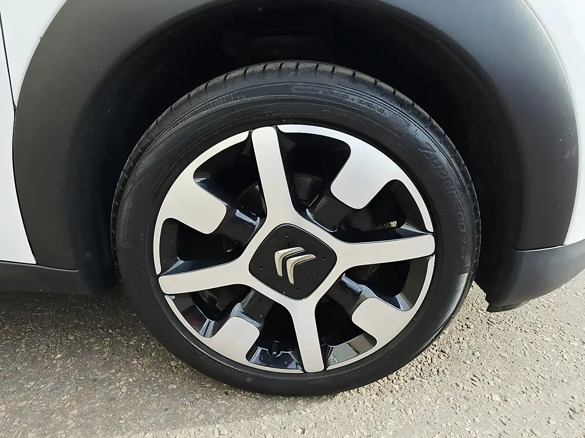 Used 2017 Citroen C4 Cactus Flair White - Interior and Exterior details 20