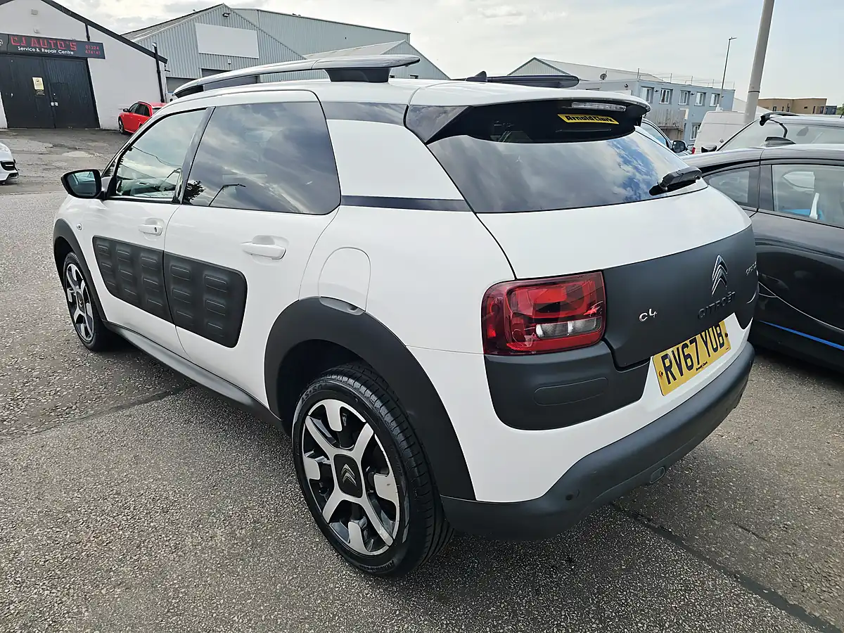 Used 2017 Citroen C4 Cactus Flair White - Interior and Exterior details 5
