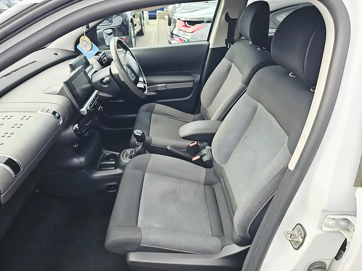 Used 2017 Citroen C4 Cactus Flair White - Interior and Exterior details 7