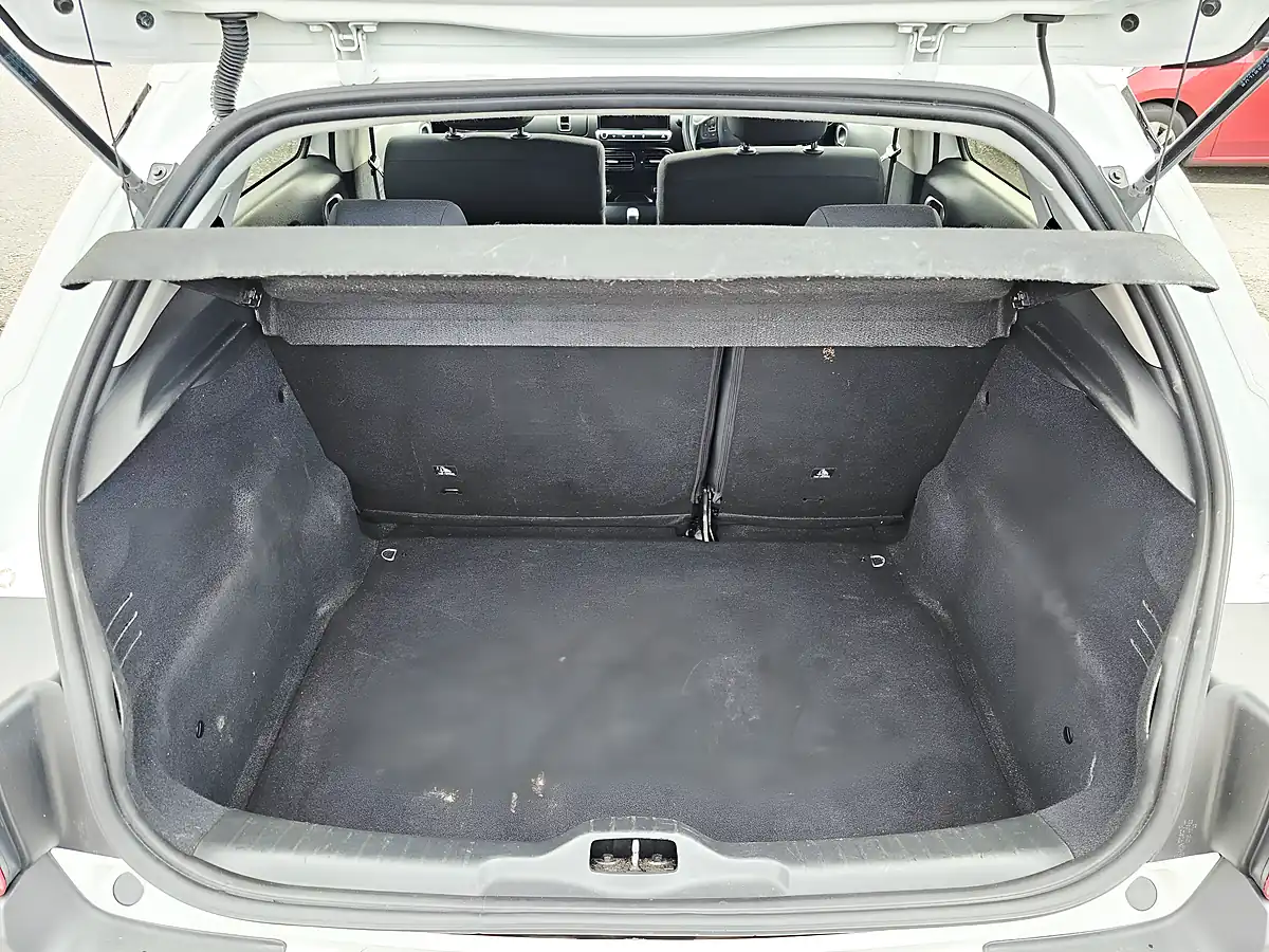 Used 2017 Citroen C4 Cactus Flair White - Interior and Exterior details 9