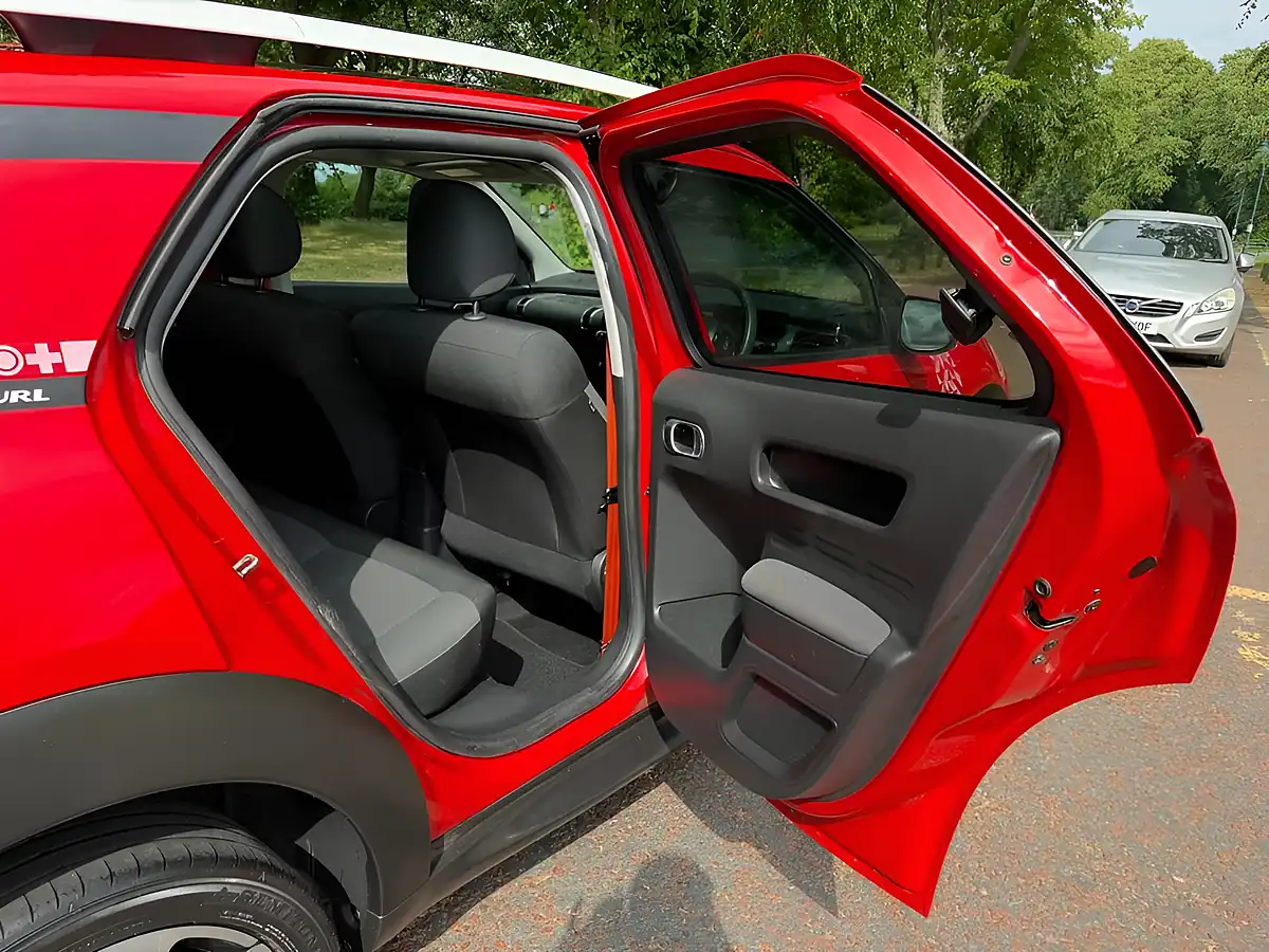 Used 2017 Citroen C4 Cactus Rip Curl Red - Interior and Exterior details 11