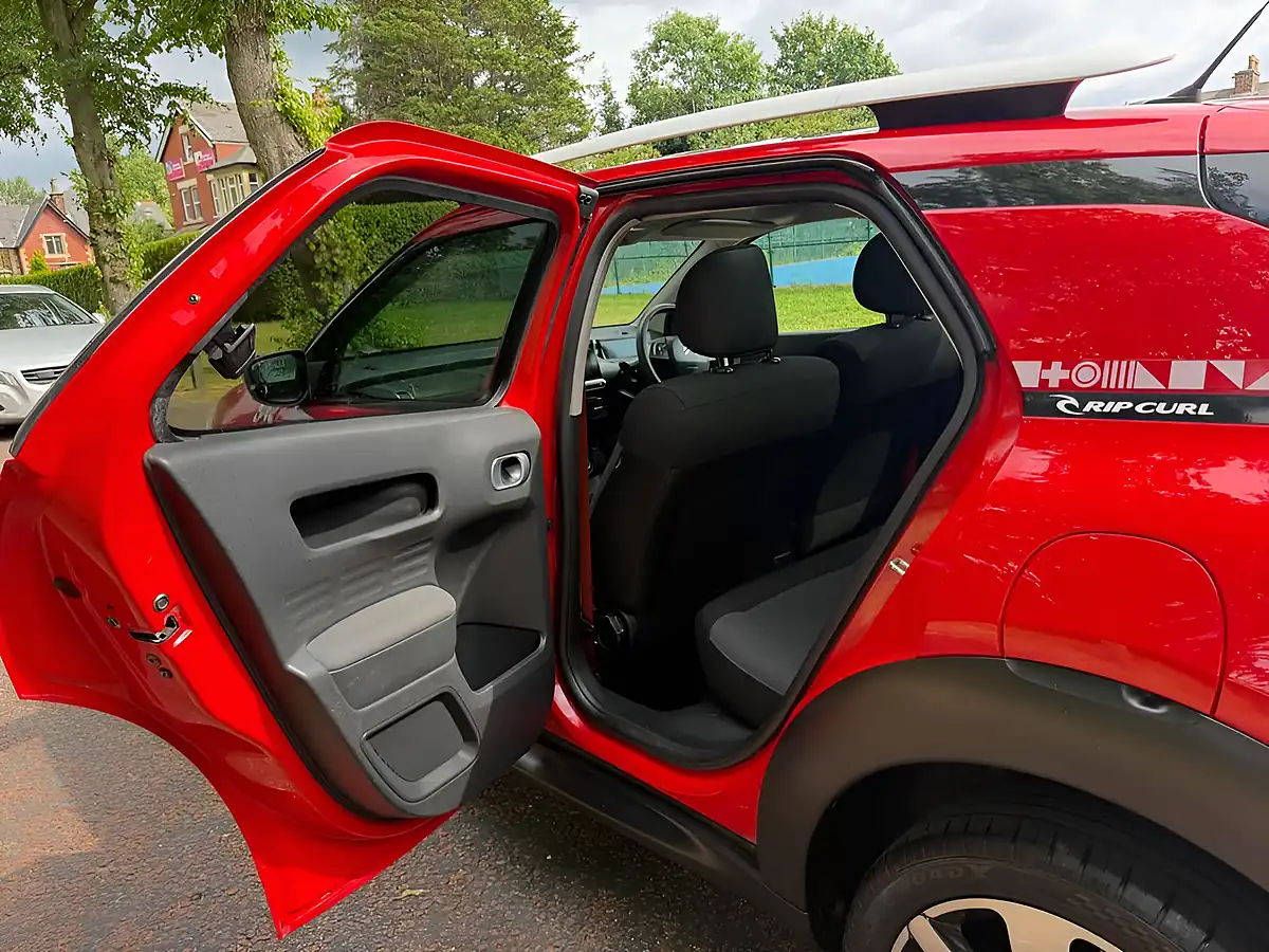 Used 2017 Citroen C4 Cactus Rip Curl Red - Interior and Exterior details 12