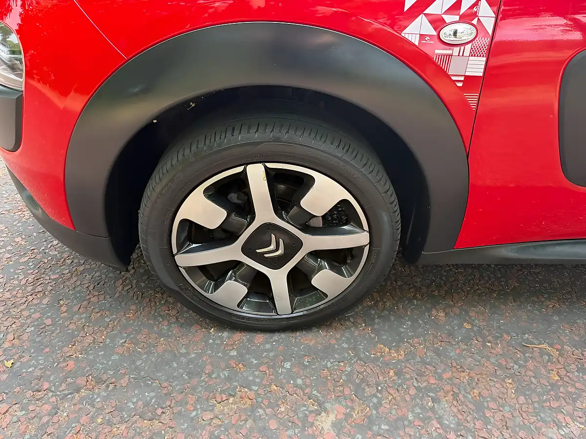 Used 2017 Citroen C4 Cactus Rip Curl Red - Interior and Exterior details 13