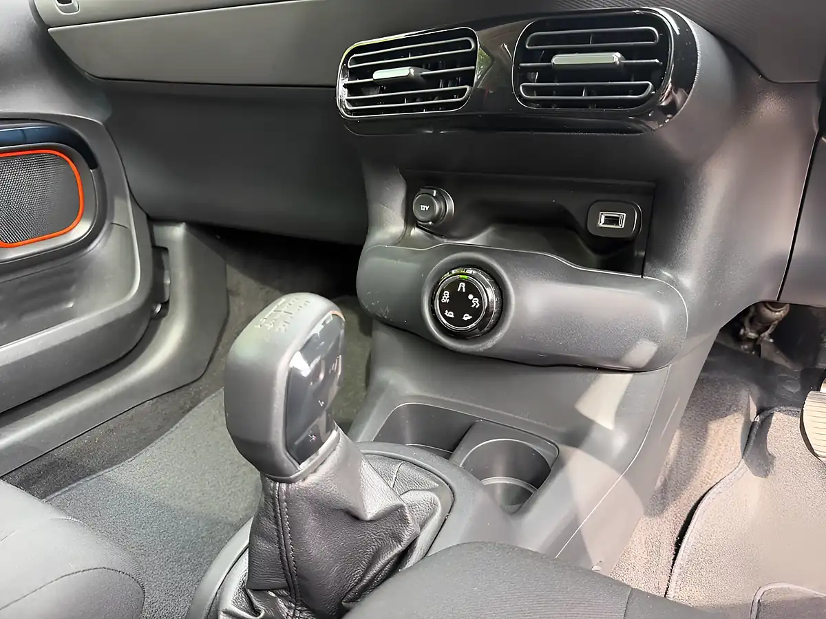 Used 2017 Citroen C4 Cactus Rip Curl Red - Interior and Exterior details 19