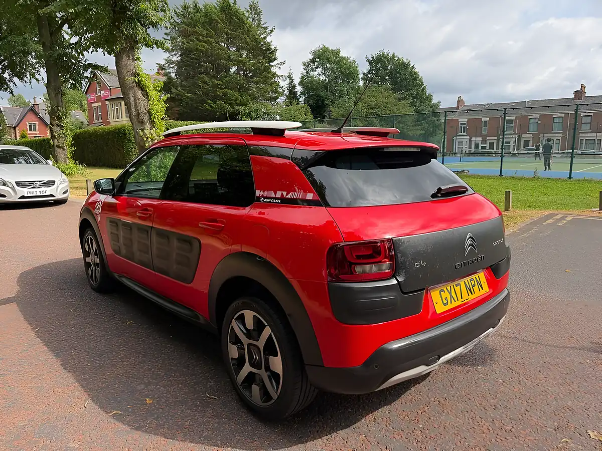 Used 2017 Citroen C4 Cactus Rip Curl Red - Interior and Exterior details 5