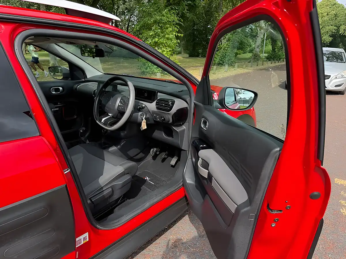 Used 2017 Citroen C4 Cactus Rip Curl Red - Interior and Exterior details 7