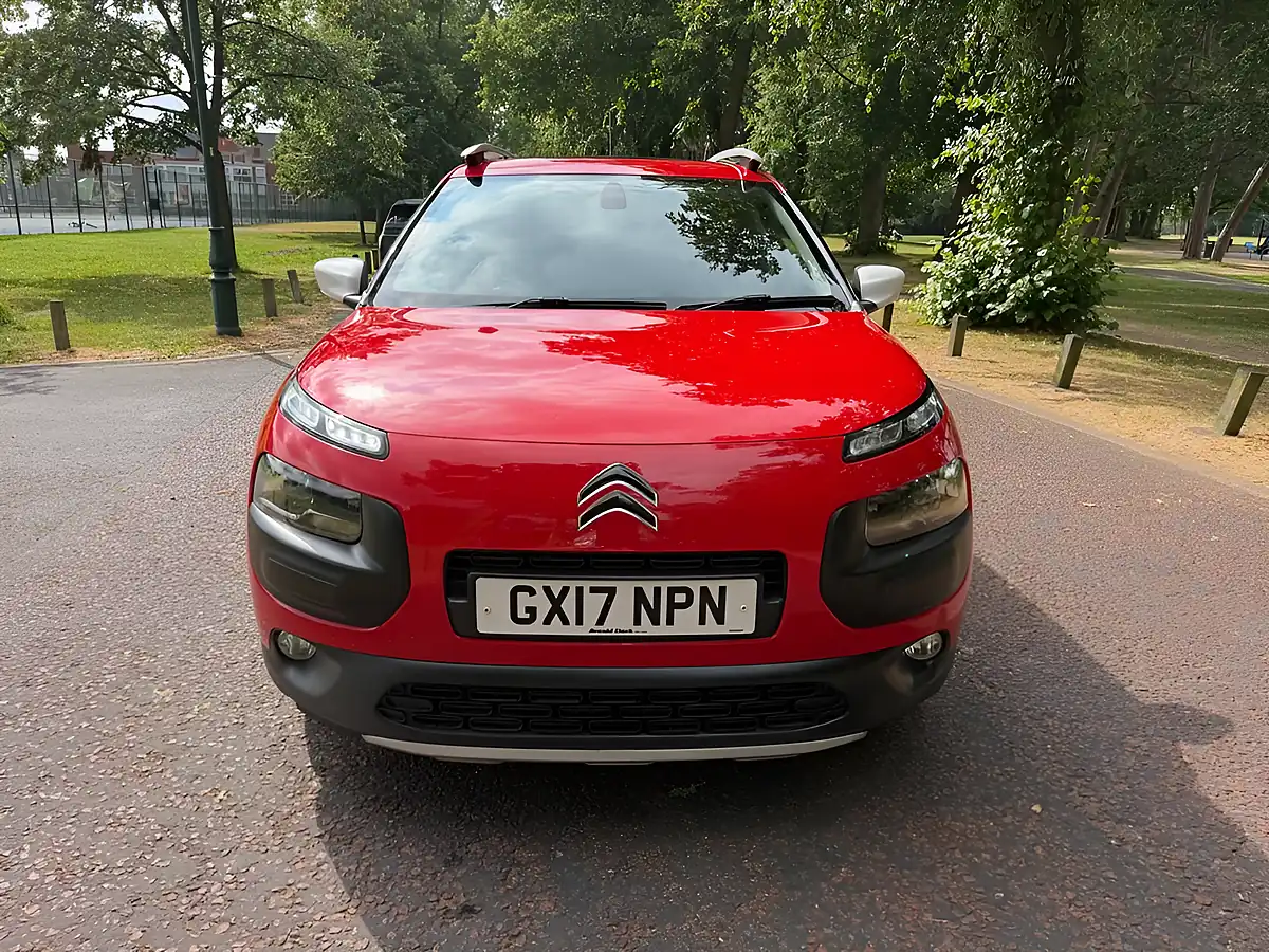Used 2017 Citroen C4 Cactus Rip Curl Red - Interior and Exterior details 8