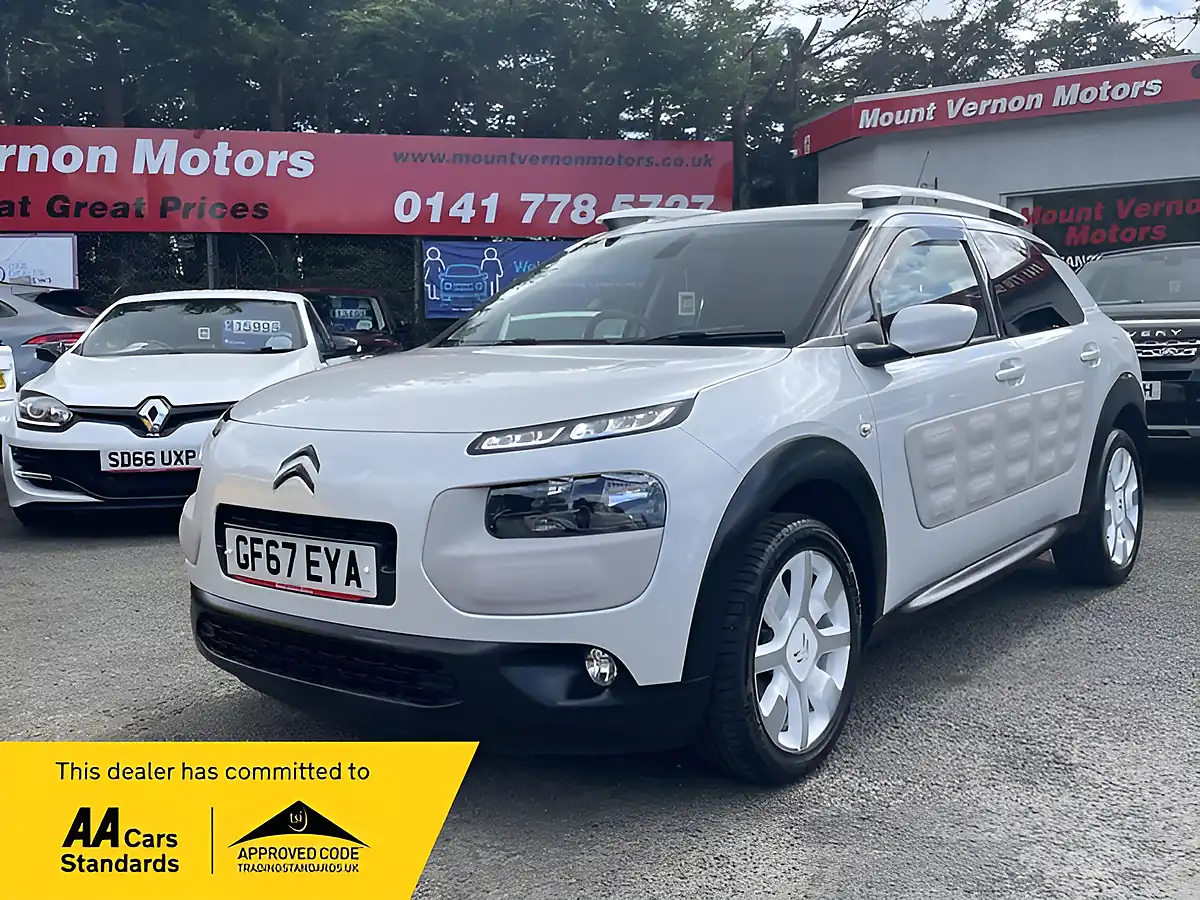Used 2017 Citroen C4 Cactus W White - Front View