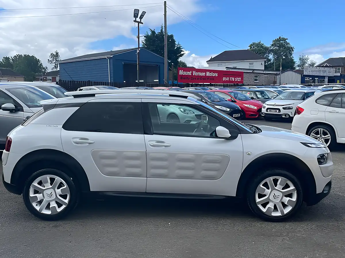 Used 2017 Citroen C4 Cactus W White - Interior and Exterior details 10