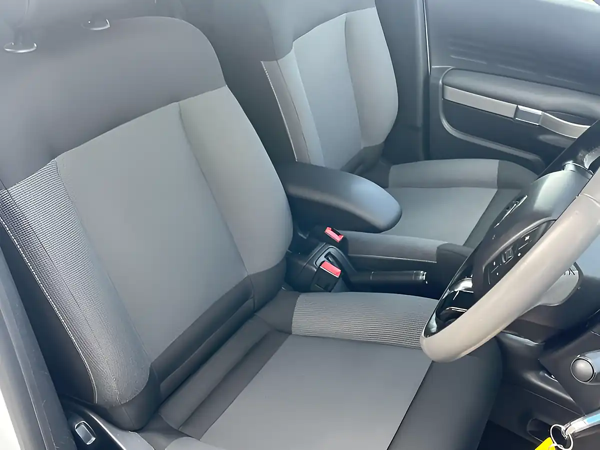 Used 2017 Citroen C4 Cactus W White - Interior and Exterior details 13