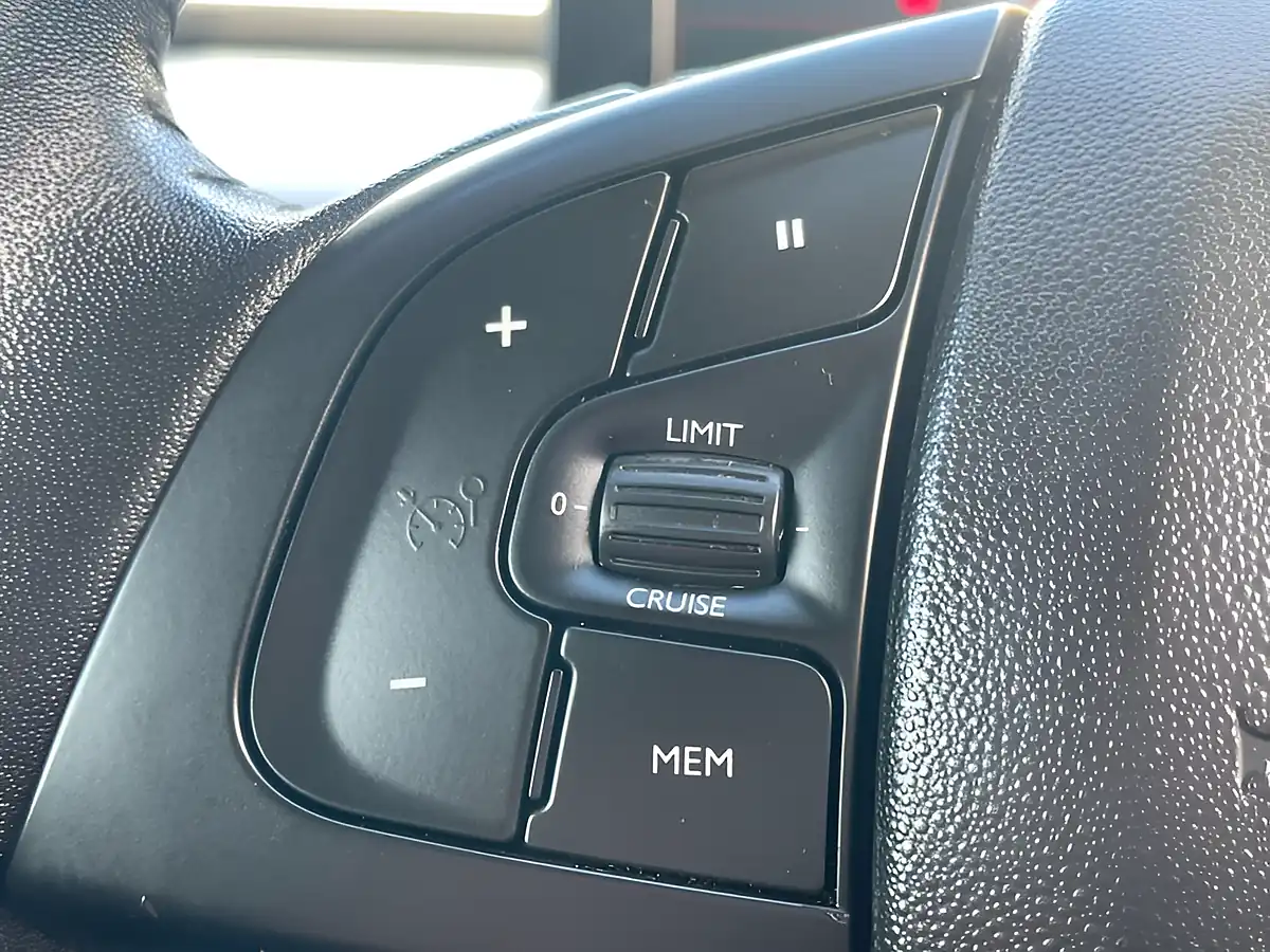 Used 2017 Citroen C4 Cactus W White - Interior and Exterior details 20