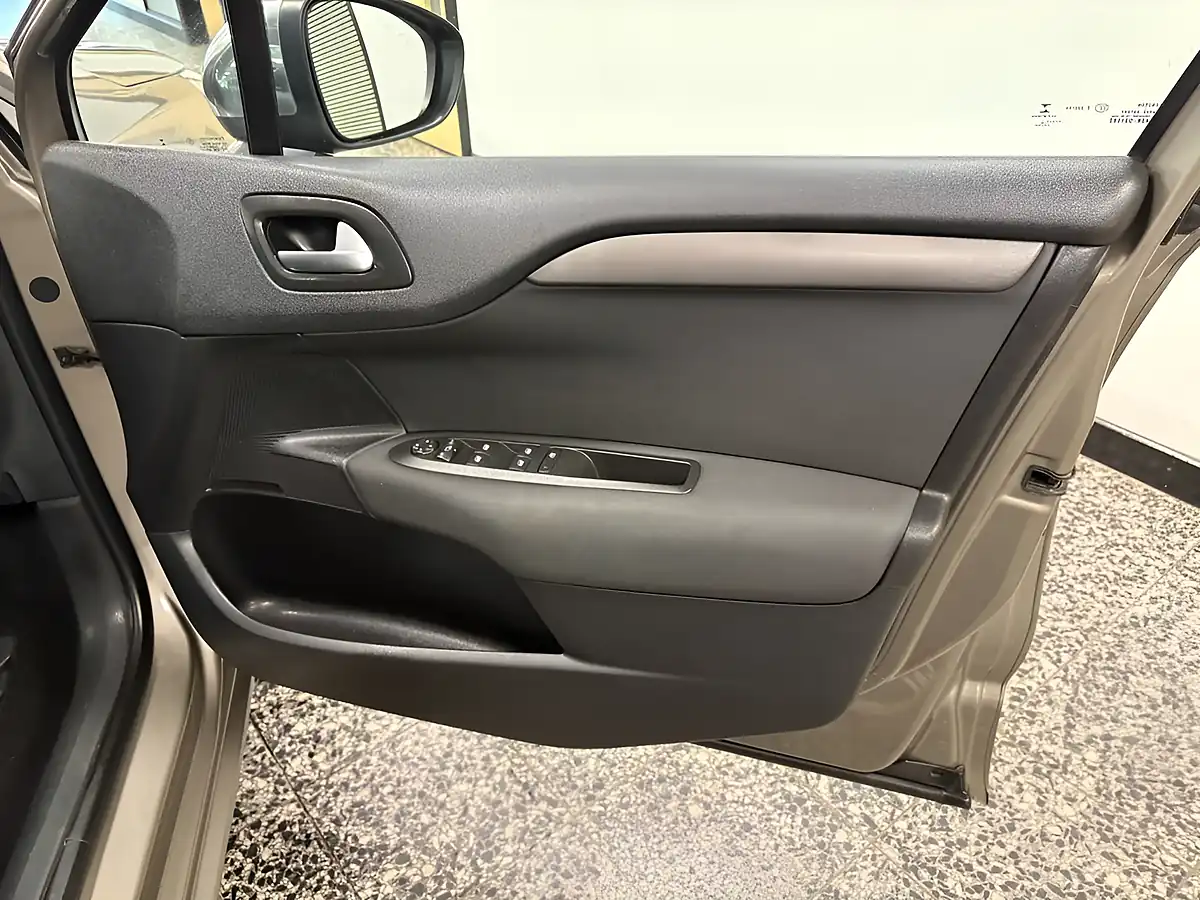 Used 2017 Citroen C4 Flair Grey - Interior and Exterior details 18