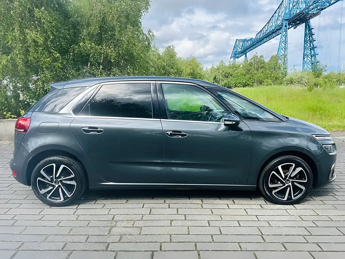 Used 2017 Citroen C4 Picasso Flair Grey - Interior and Exterior details 7