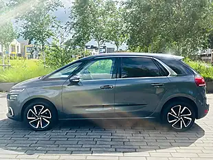 Used 2017 Citroen C4 Picasso Flair Grey - Interior and Exterior details 9