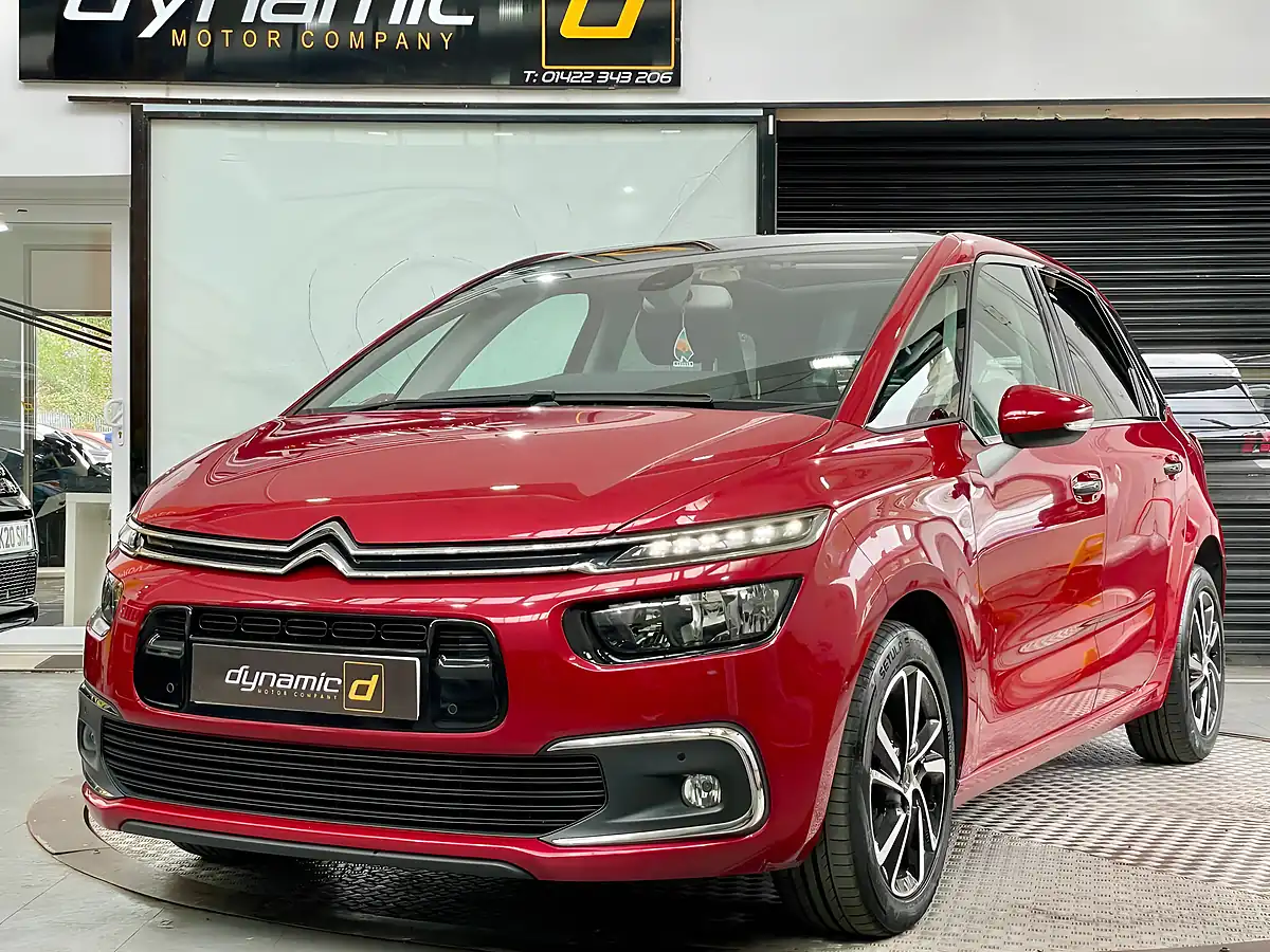 Used 2017 Citroen C4 Picasso Flair Red - Front View
