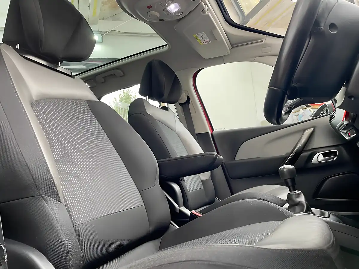 Used 2017 Citroen C4 Picasso Flair Red - Interior and Exterior details 7