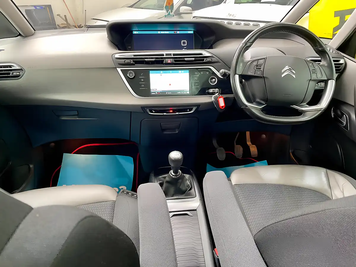 Used 2017 Citroen C4 Picasso Flair Red - Interior and Exterior details 9