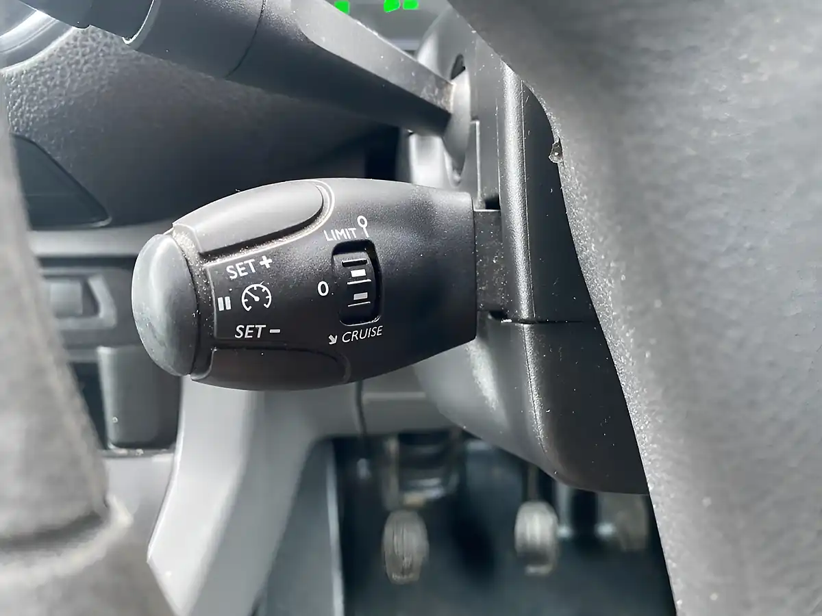 Used 2017 Citroen Dispatch Crew Van Mwb 6 SEAT Grey - Interior and Exterior details 10