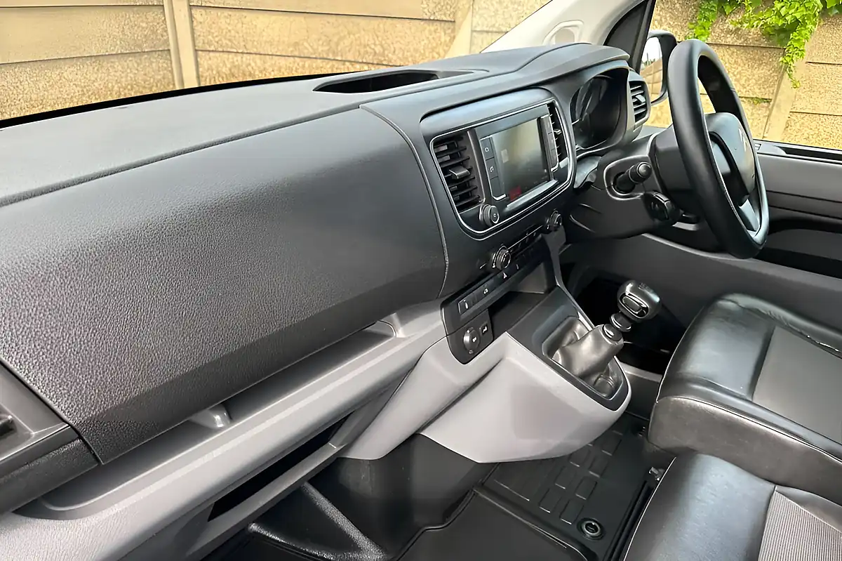 Used 2017 Citroen Dispatch Enterprise M Black - Interior and Exterior details 11