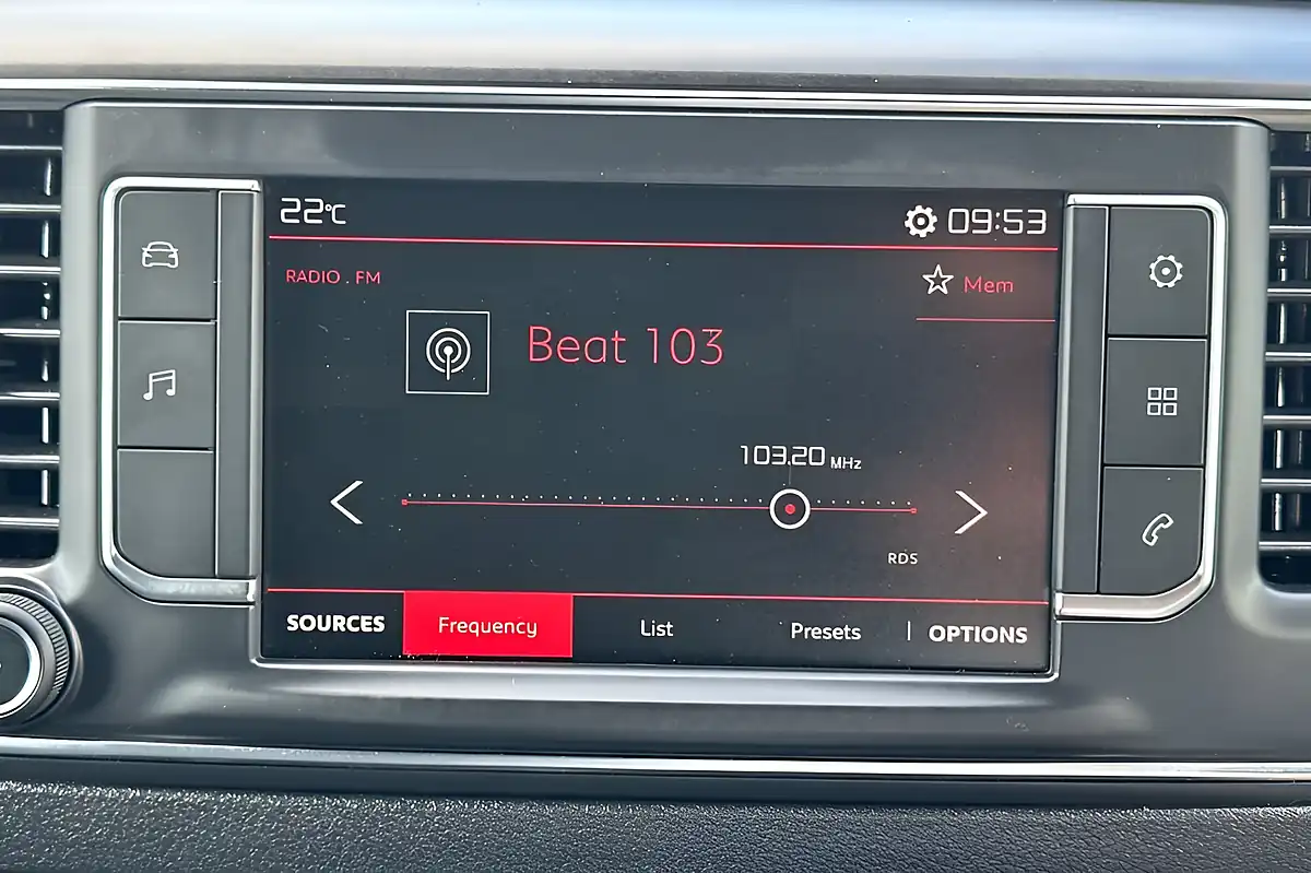Used 2017 Citroen Dispatch Enterprise M Black - Interior and Exterior details 16