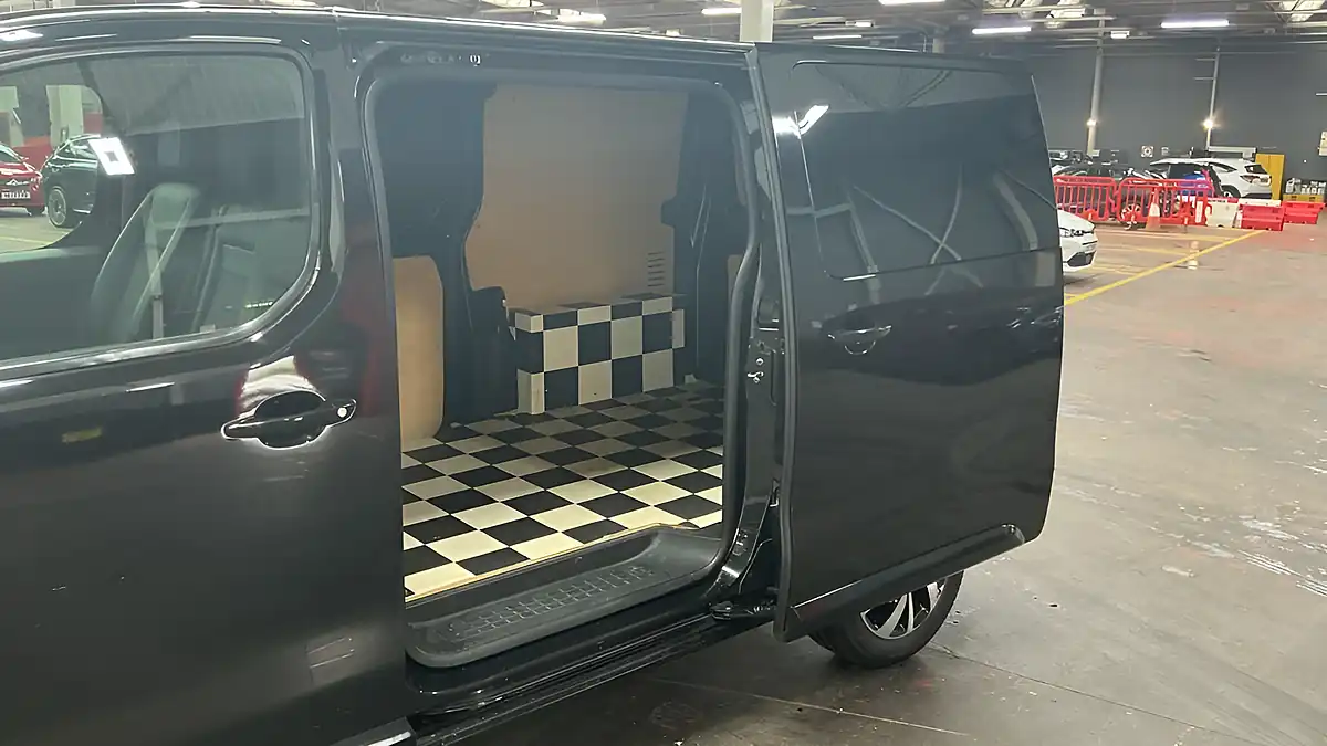 Used 2017 Citroen Dispatch Enterprise Plus Black - Interior and Exterior details 11