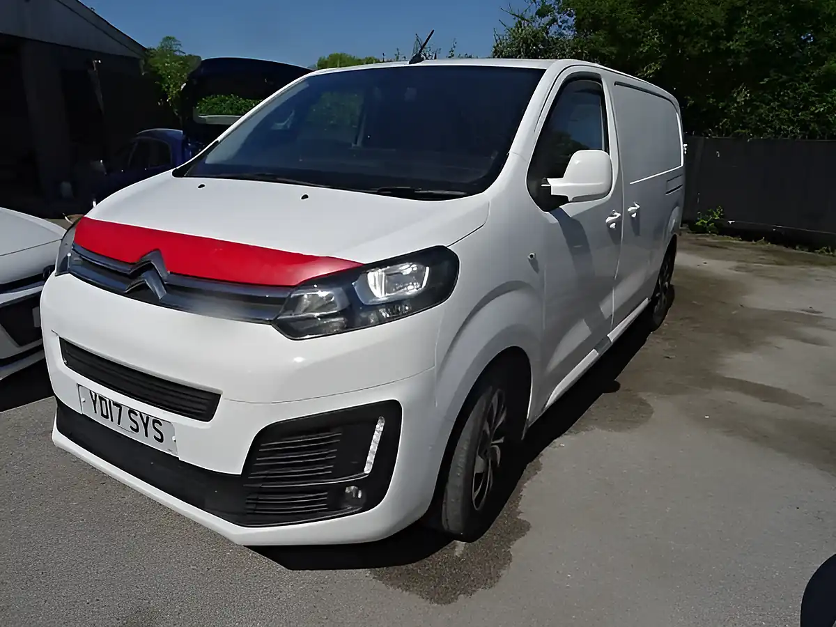 Used 2017 Citroen Dispatch Enterprise Plus M White - Front View